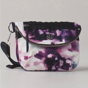 Lululemon Festival BagBlooming Pixie Multi